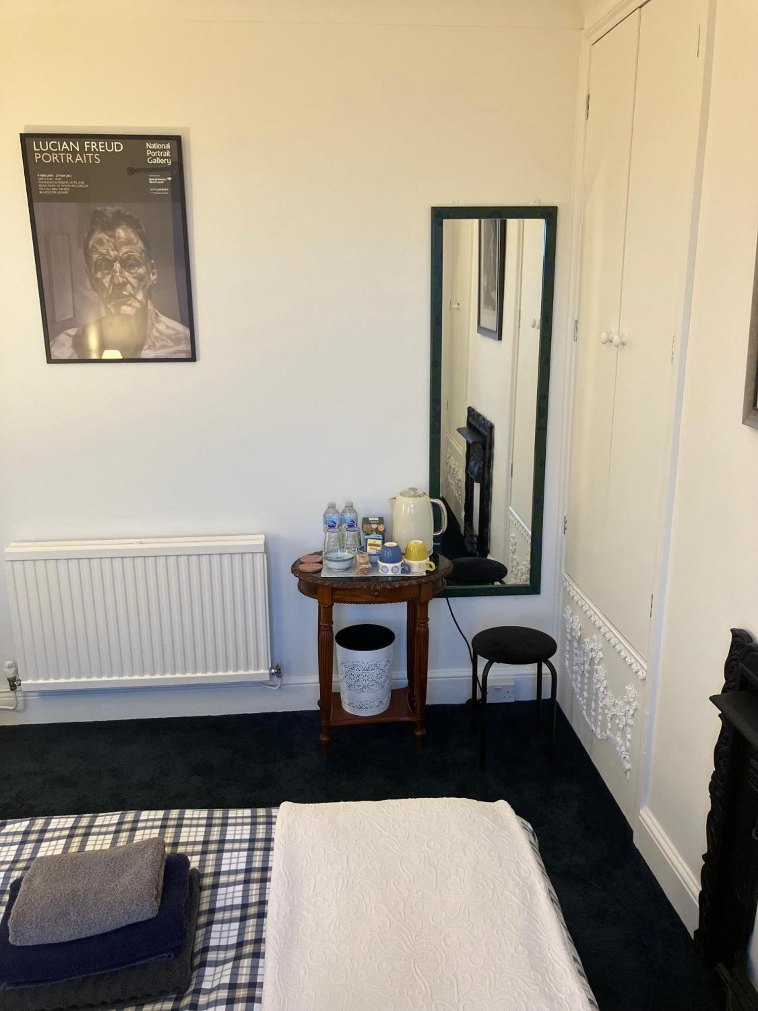 In The Centre Of Shaftesbury Apartment Bilik gambar